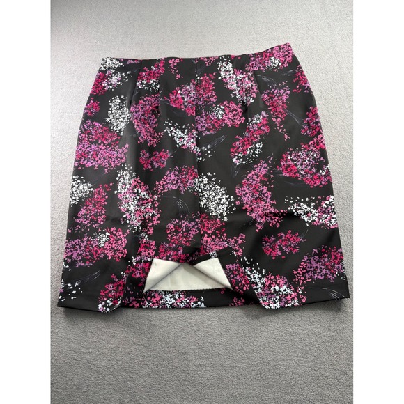 Lane Bryant Black Floral Print Pencil Skirt Size 24 - Picture 9 of 10